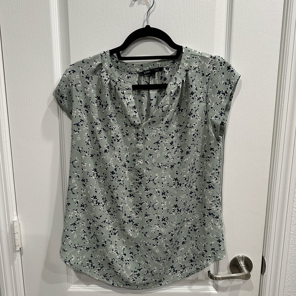 Women’s Floral Short Sleeve Blouse - Size Small